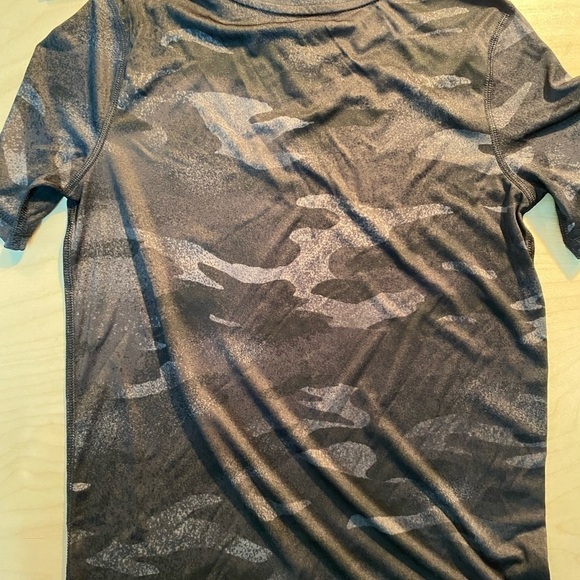 All in Motion Athletic Tee Large (12/14) (GL) - Picture 11 of 11